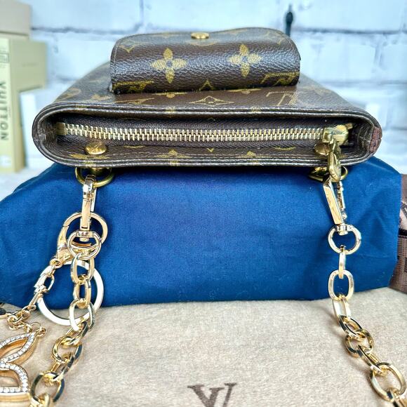 Louis Vuitton Monogram pouch Crossbody, shoulder bag with chain and bag charm - Picture 6 of 14